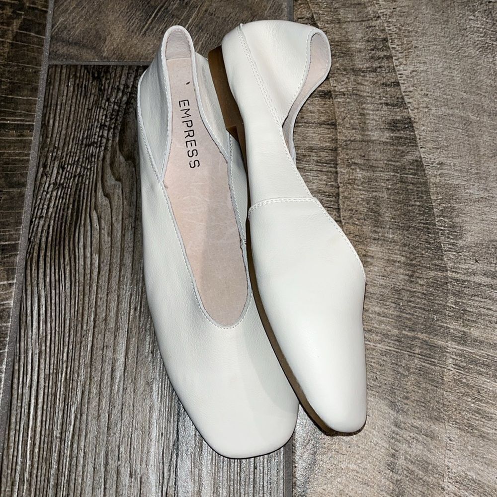 Empress beige leather square toe flats